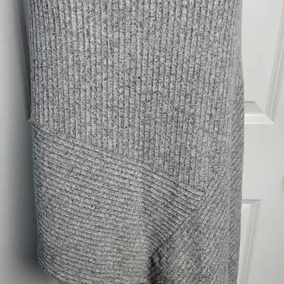 SIMPLY VERA Asymmetrical-Hem Knit Skirt - Picture 6 of 12